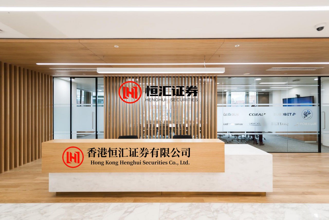 荣立通配资 民国军阀姨太太老照片：长得花容月貌，张昌宗的姨太太不输模特